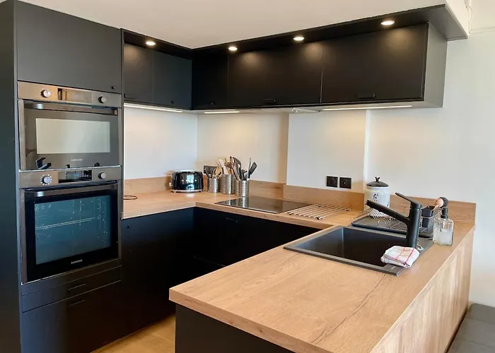 Ac, Garden With Sea View, Private Parking, Swimming Pool Бандоль